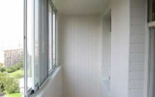 Чем отделать балкон внутри?
