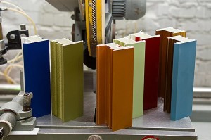 Пластиковая дверь может быть покрашена или покрыта ламинирующим слоем