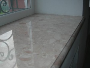 Подоконники из агломрамора на основе кусков мрамора