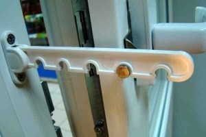 Фиксатор открывания