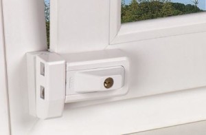 Детский замок на окна накладной