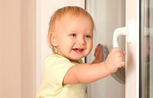 Нужна ли пластиковому окну ручка с замком?