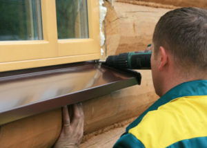 Монтаж отлива на пластиковых окнах