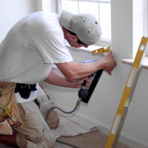 Как вести монтаж подоконника пластикового окна