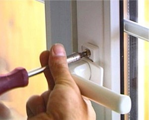 Восстановление ручки пластикового окна