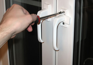 Замена ручки пластикового окна