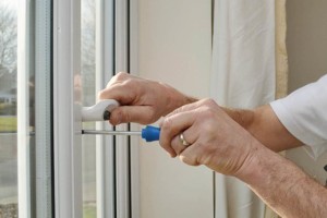 Теперь надо снять ручку