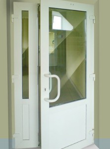 Переходим к входной двери.