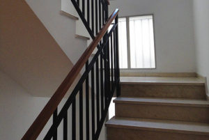 Окна на лестнице