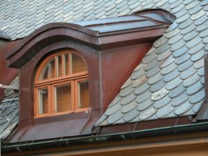 Как сделать слуховое окно на крыше своими руками