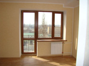 Преимущества коричневых окон