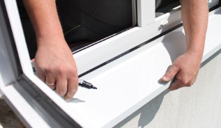 Отлив пластикового окна