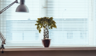 Пластиковый подоконник