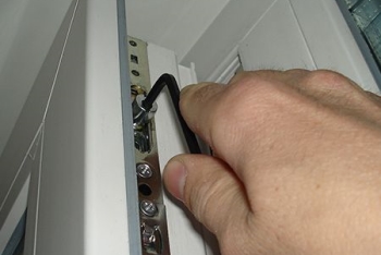 Регулировка оконной фурнитуры