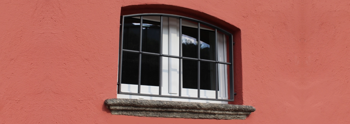 Решетка на окне