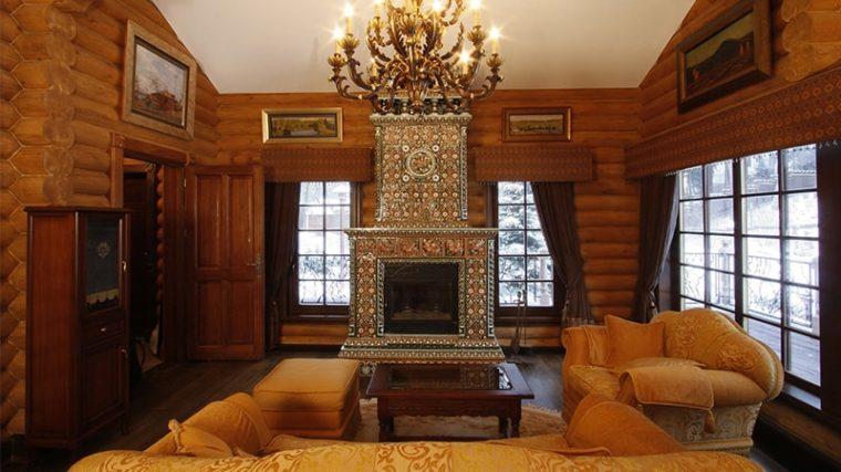 Интерьер с окнами в темных тонах