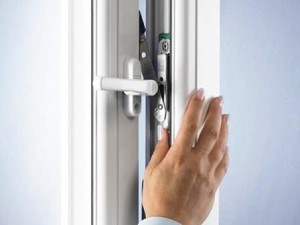 Дальше устанавливать саму защелку