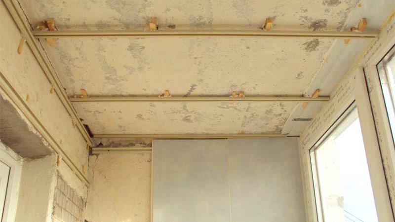 Трещины на поверхности